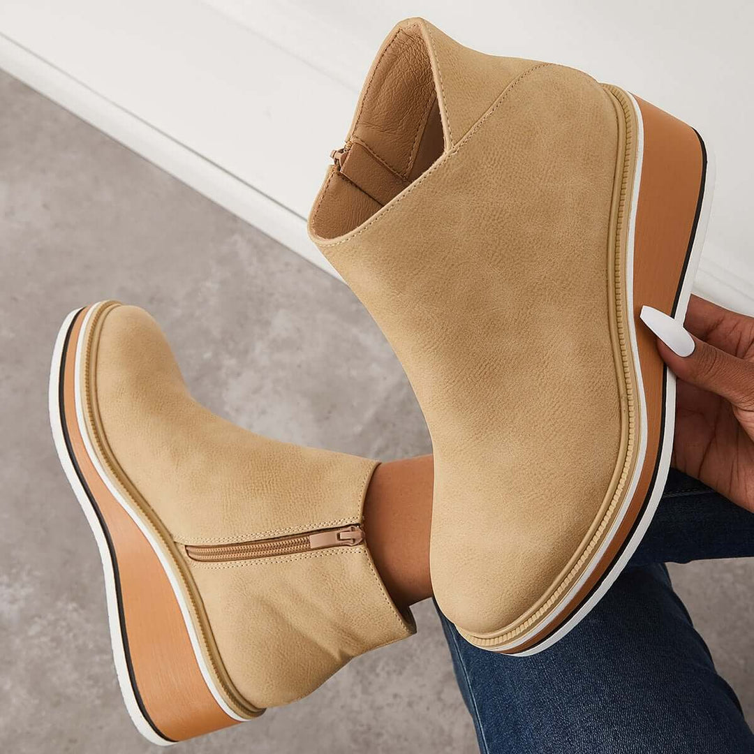 All-season women's orthopedic ankle boots, stylish platform for enhanced comfort.