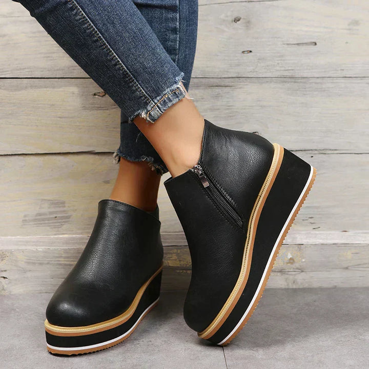 All-season women's ankle boots: orthopedic design, stylish look, comfortable support.