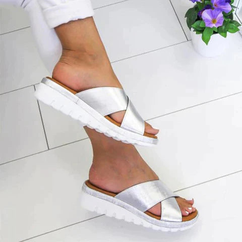 Comfortable women's sandals designed for summer, featuring orthopedic support