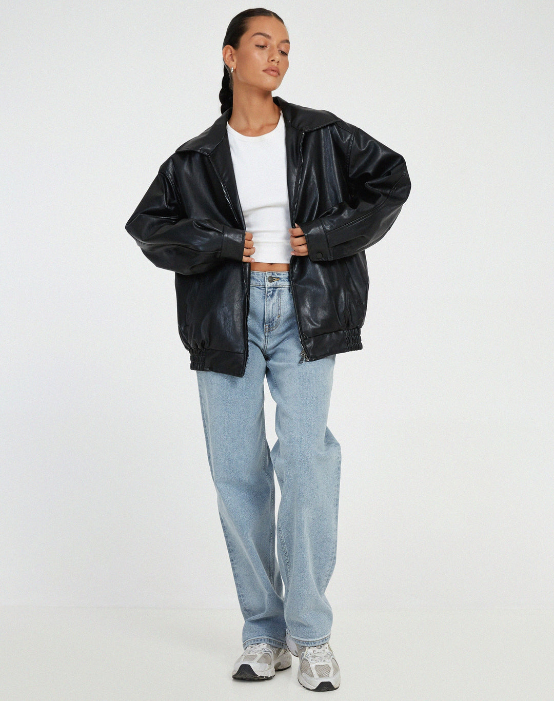 Warm women's oversized winter jacket. Stylish and cozy outerwear with a relaxed fit for cold weather.