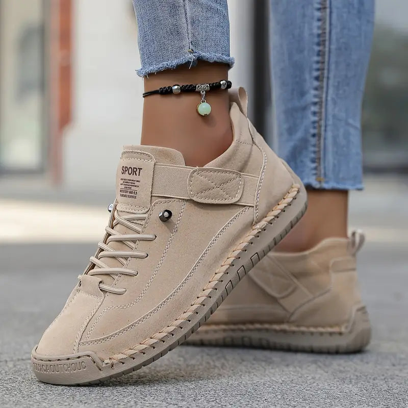 Comfortable women's slip-on platform sneakers, perfect for everyday wear and trendy style.