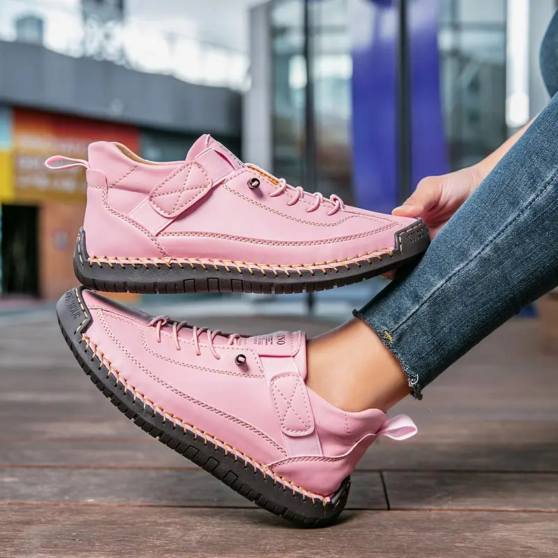 Effortless women's casual shoes: platform slip-on sneakers for daily fashion comfort.