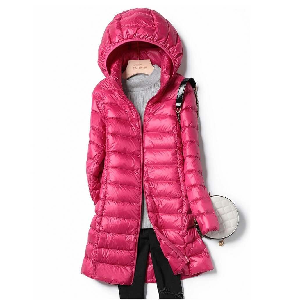 Elegant women's ultralight winter leisure jacket, providing warmth and stylish comfort for daily activities.