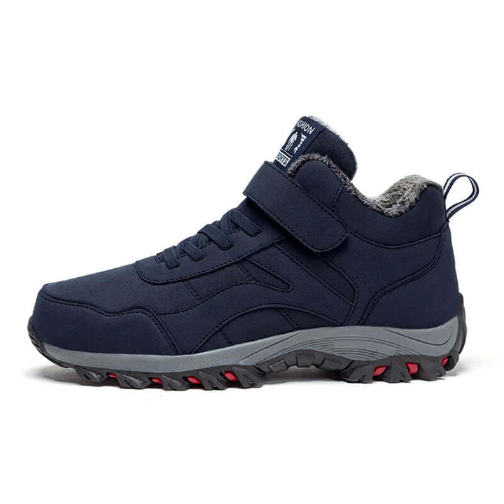 Women's durable ankle snow boots with a non-slip grip, ideal for snowy outdoor adventures.