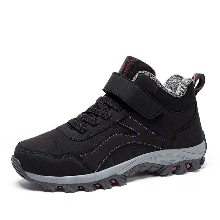 Women's warm ankle winter boots with a non-slip sole, designed for ultimate comfort in the snow.