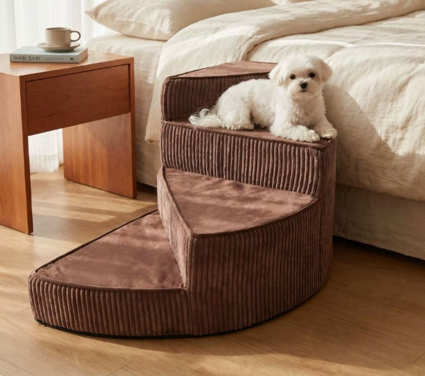 Health-focused pet stairs: non-slip foam for joint protection in dogs.