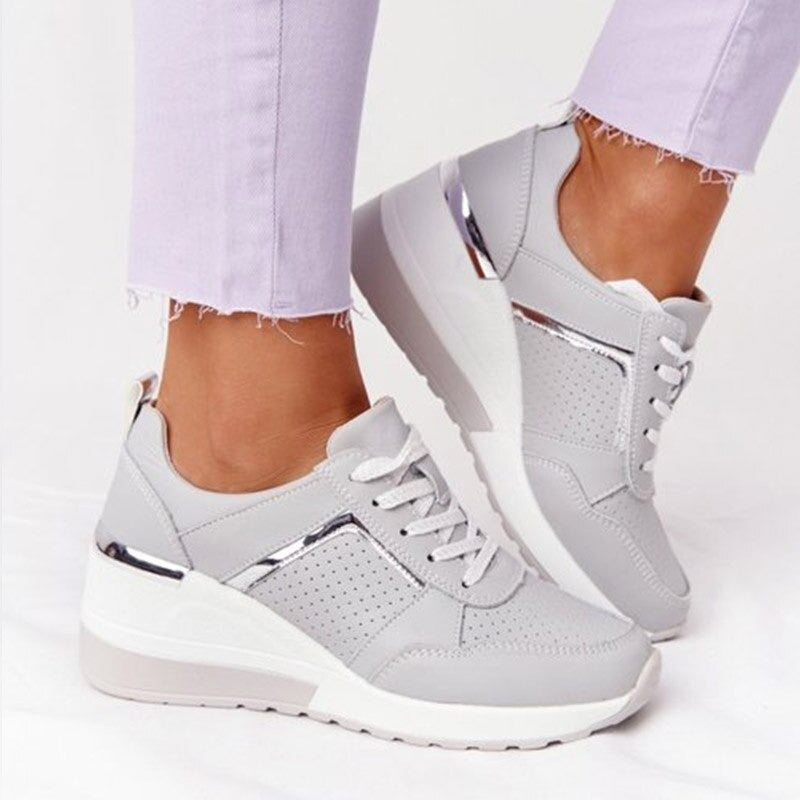 Casual women's footwear, trendy and breathable for everyday comfort.