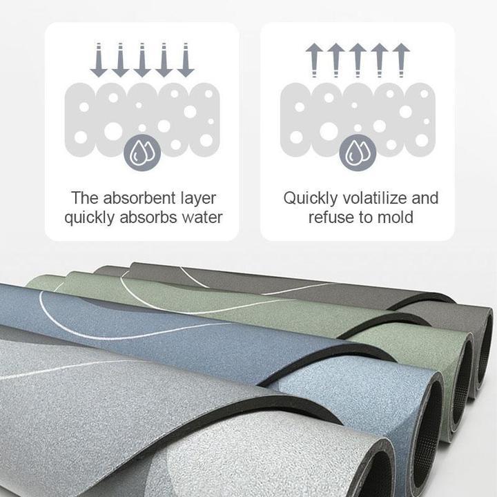 Non-slip bath mat in blue, designed for quick drying and superior absorbency.