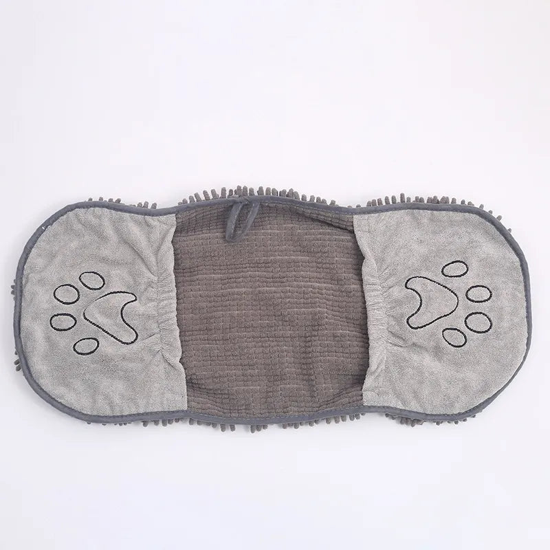 Handy absorbent dog drying glove, a quick-dry microfiber pet towel. Essential dog accessory for grooming & care.