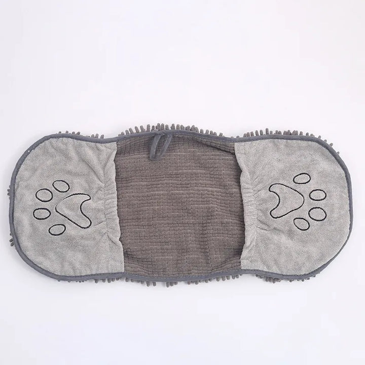 Handy absorbent dog drying glove, a quick-dry microfiber pet towel. Essential dog accessory for grooming & care.