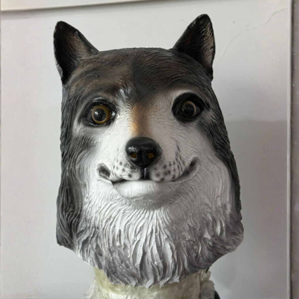 Ultra-realistic wolf mask for Halloween, cosplay & costume parties. Flexible adult animal mask with detailed fur.