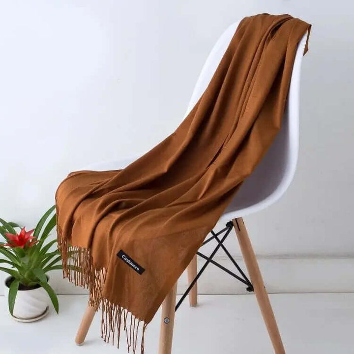 Chic women's ultra-soft scarf, a stylish fashion accessory for elegant versatility.