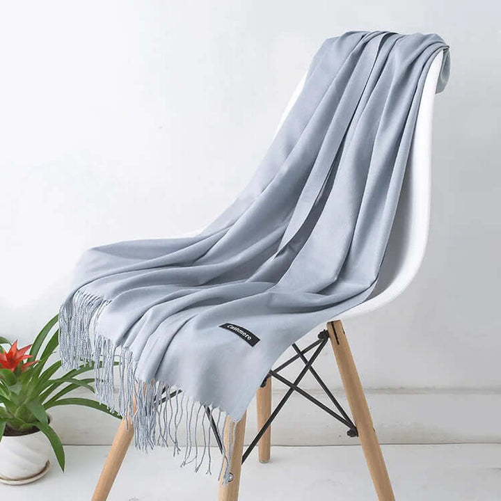 Luxurious women's fashion shawl, ultra-soft and elegant, perfect for special occasions.