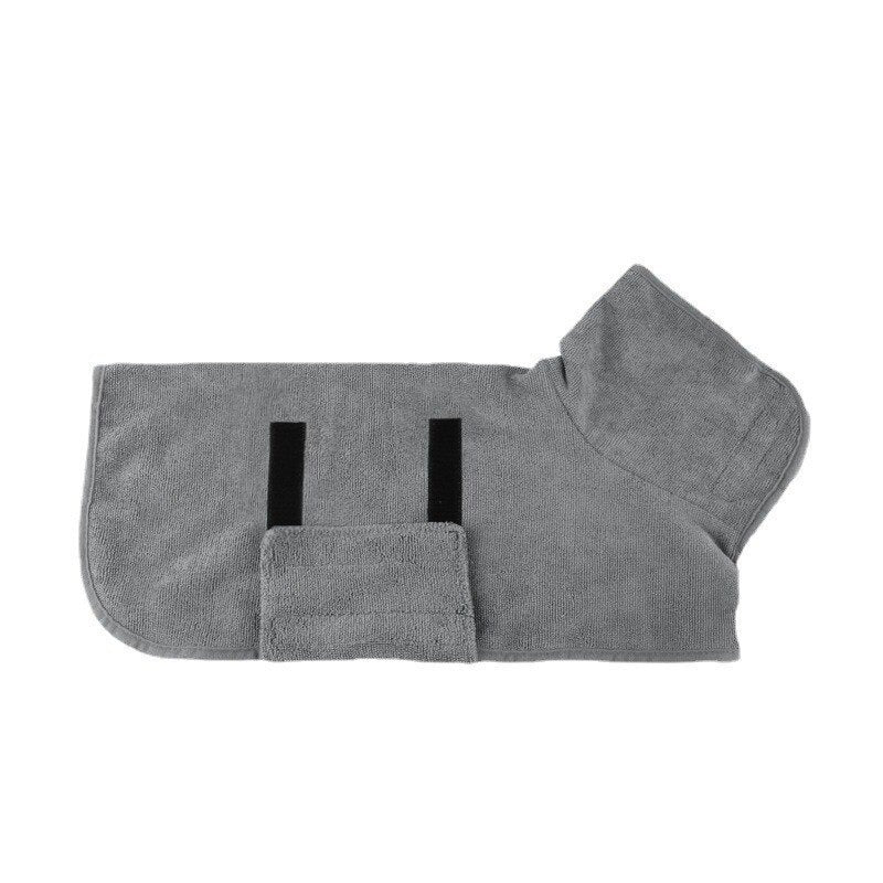 Convenient and comfortable pet bathrobe, a must-have for pet owners and their furry friends.