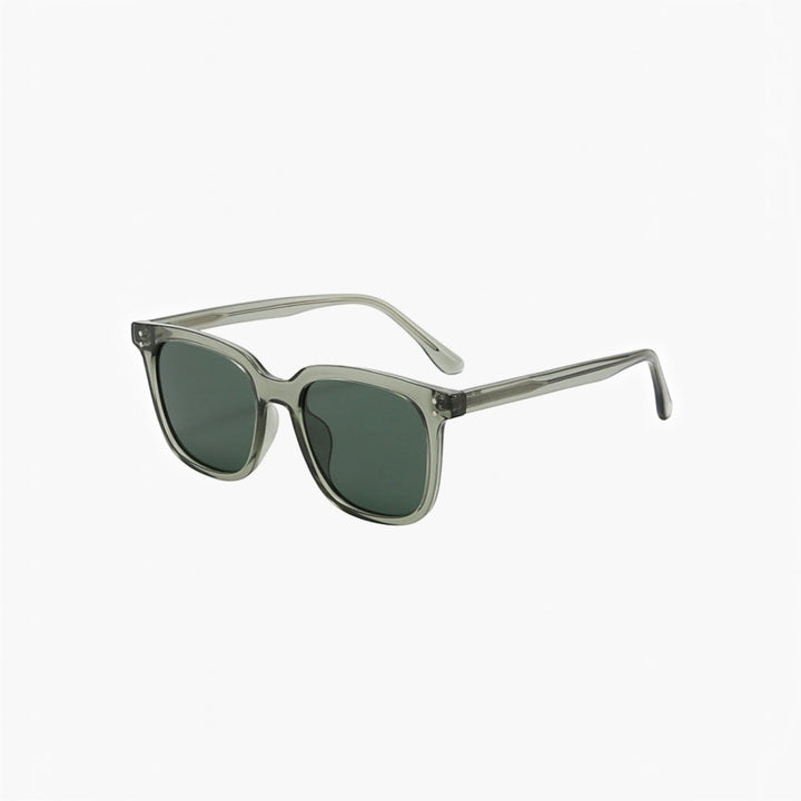 Lightweight unisex classic sunglasses, chic accessory with UV protection for versatile daily wear.