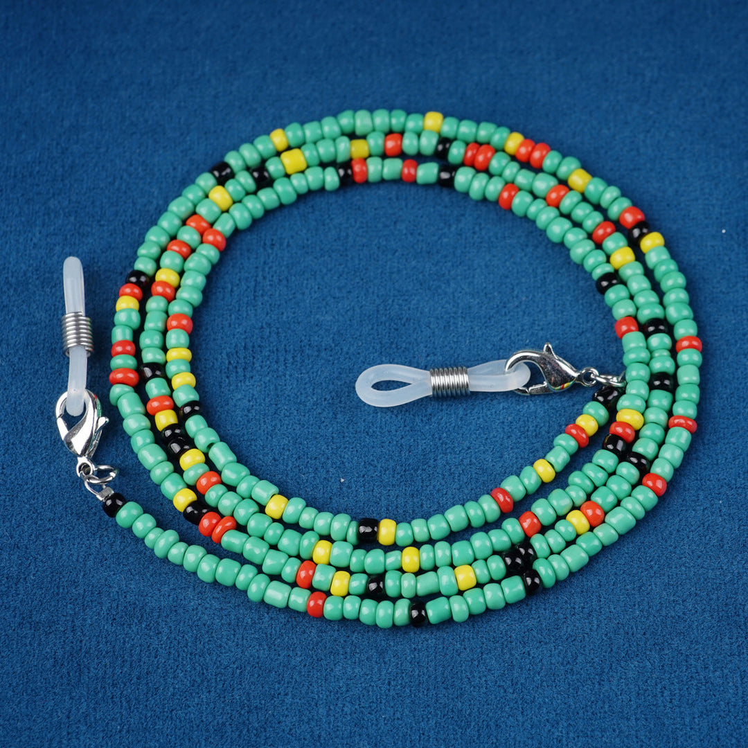 Fun and functional unisex beaded eyewear chain, a must-have accessory for glasses.
