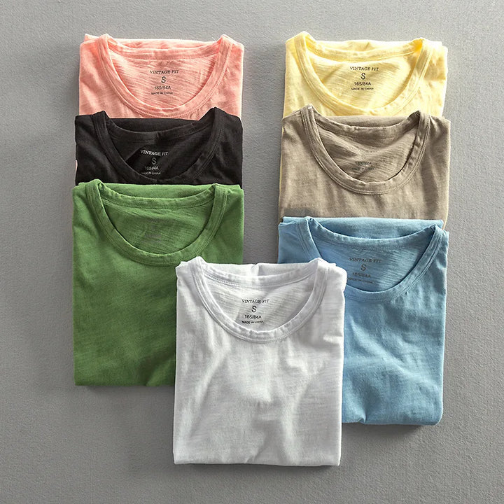 Basic unisex short sleeve crew neck tee, offering effortless style for casual autumn and summer looks.