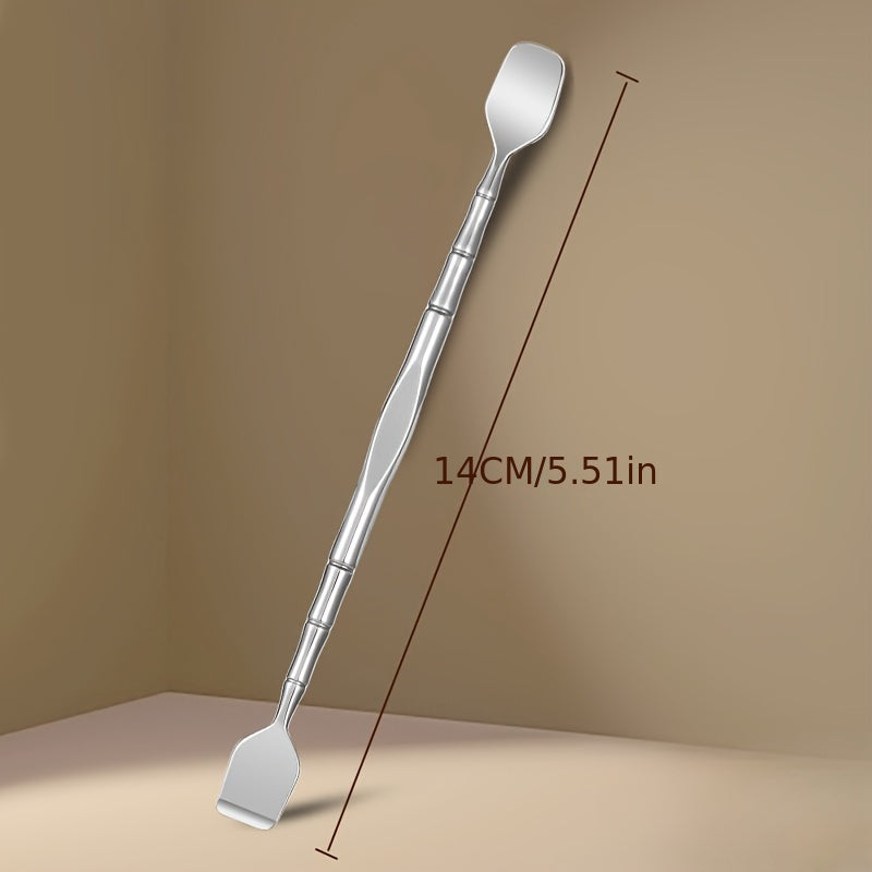 High-quality stainless steel blackhead extractor, designed for safe and hygienic blemish removal.