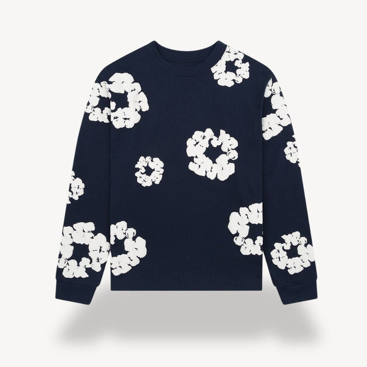 Casual style floral print unisex sweatshirt. Fashionable crew neck pullover, vibrant long sleeve for spring outfits.