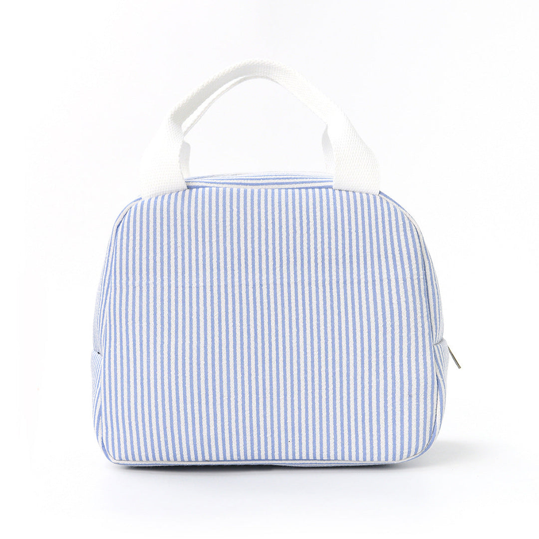 Versatile fresh meal cooler bag with a comfortable handle & robust zipper, essential for daily food storage.