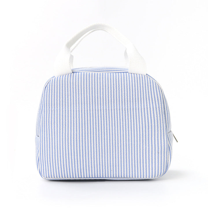 Versatile fresh meal cooler bag with a comfortable handle & robust zipper, essential for daily food storage.