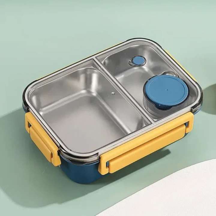 Leak-proof stainless steel food flask with secure lid, ideal for portable hot food storage.