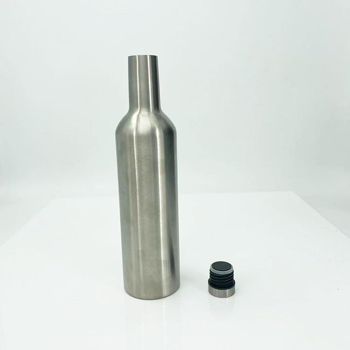 Eco-friendly stainless steel water bottle, insulated for hot/cold beverages. Reusable unisex design for hydration.