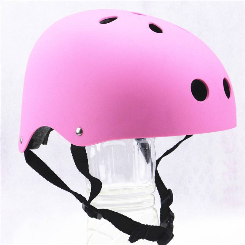 Ventilated multi-sport skate helmet. Lightweight design for airflow & protection during action sports.