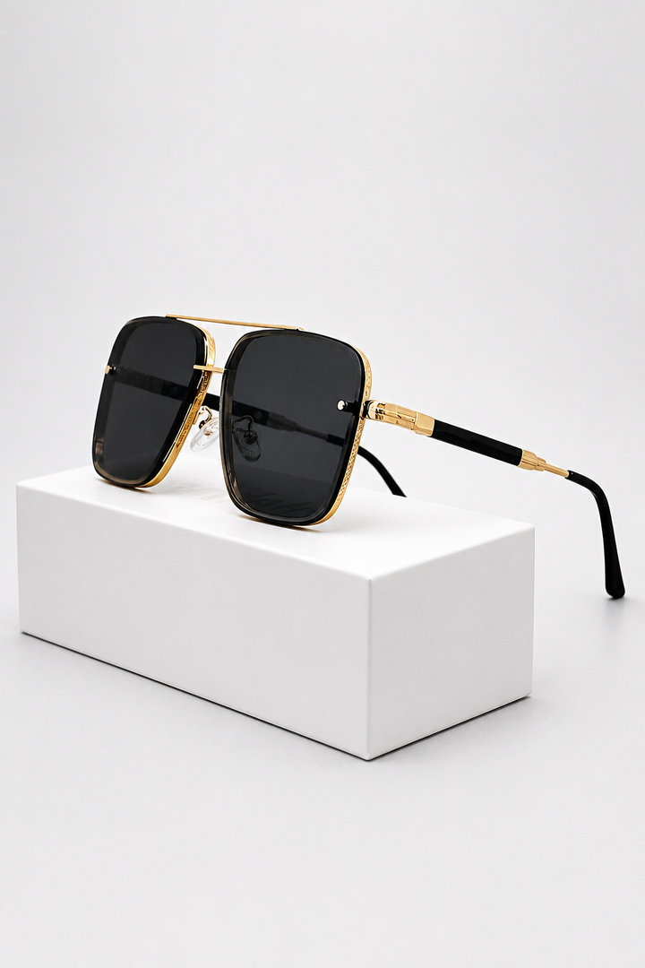 Elegant gold frame aviator sunglasses, unisex retro design with UV400 gradient lenses.