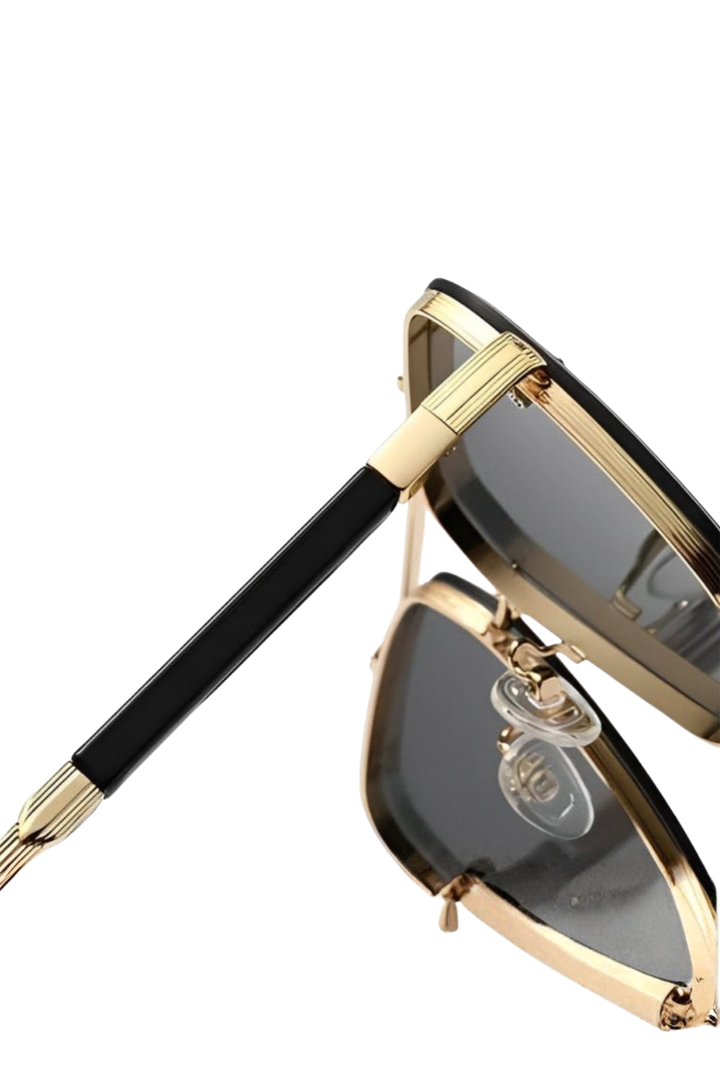 Classic unisex aviator sunglasses with a luxurious gold frame and UV400 gradient lenses.