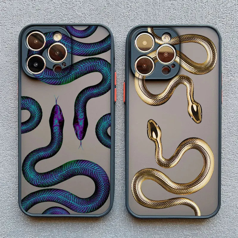 Durable snake pattern phone case, a fashionable and protective accessory with a slim build.