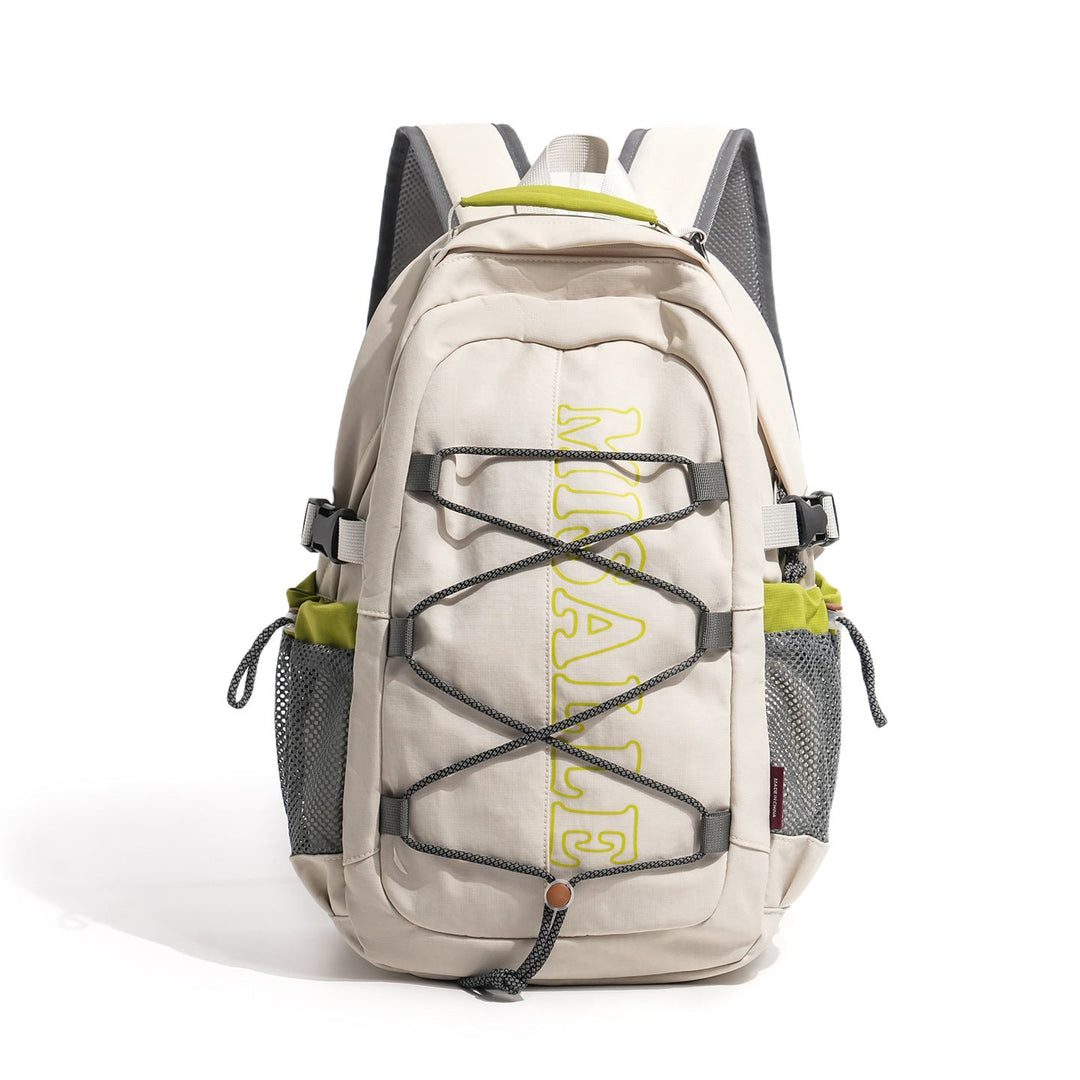 Versatile leisure daypack for men & women, offering spacious storage, a padded laptop section & quick-access bungee.