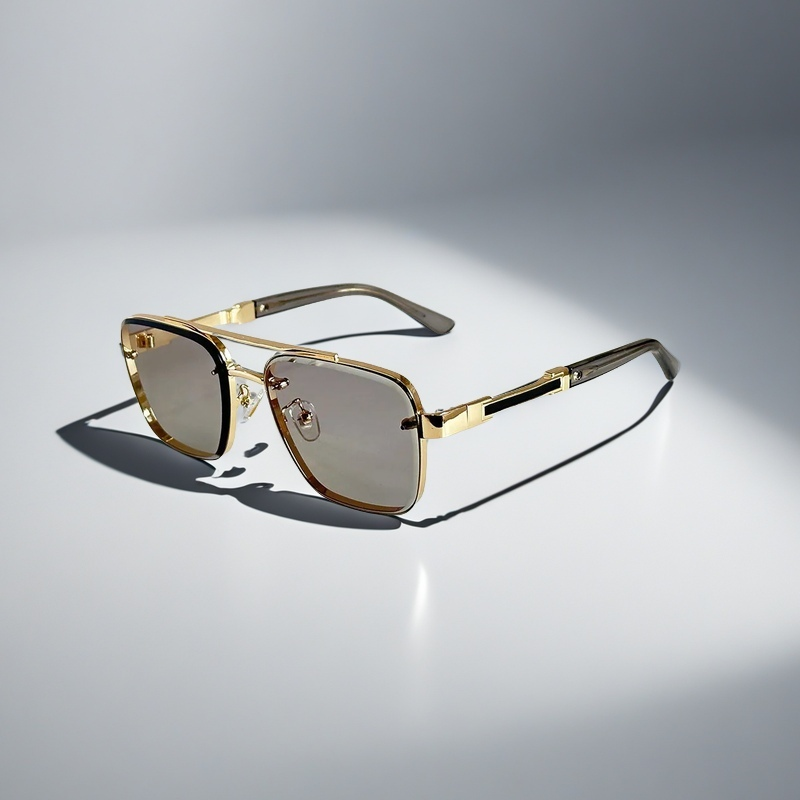 Stylish unisex summer sunglasses with squared frames and trendy gradient lenses.