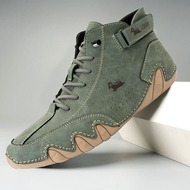 Lightweight waterproof barefoot shoes, enabling natural movement & all-day comfort for versatile outdoor use.
