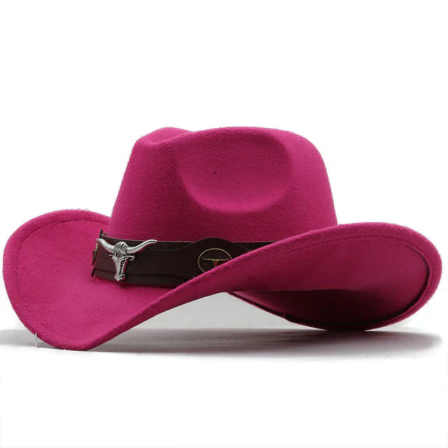 Adventure-ready unisex western hat, featuring a stylish bull buckle, perfect for outdoor excursions.