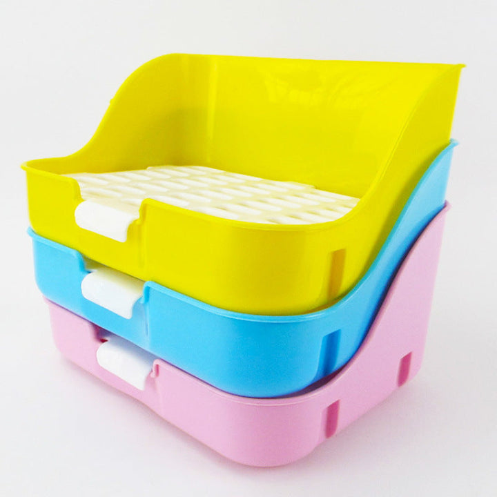 Premium pet supplies: Odor-control litter tray with ventilation grille for a hygienic cat care solution.