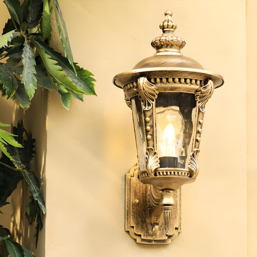 Exterior wall lantern, vintage style, made of classic glass & aluminum, durable and decorative.