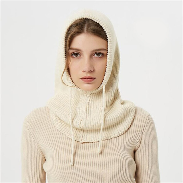 Sandsberg hooded knit beanie: essential cold weather gear for ultimate warmth.
