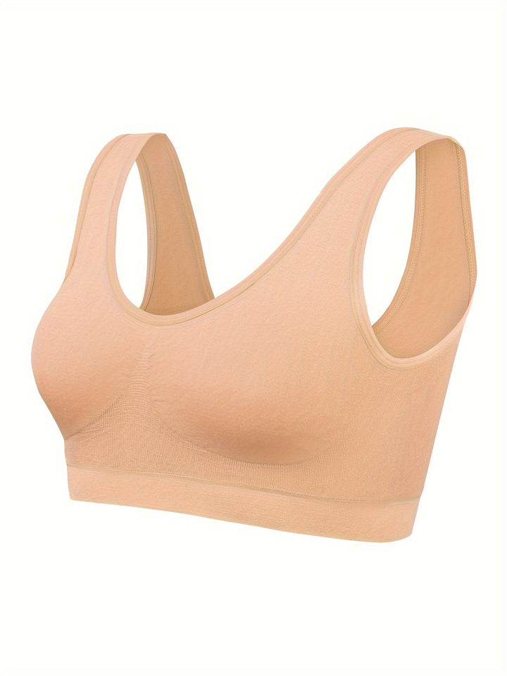 Casual active women's 3-piece seamless set, perfect with sports bra & tank tops for everyday comfort & movement.