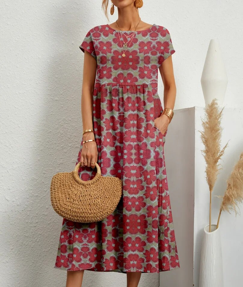 A fashionable women's casual dress: A-line silhouette with a charming floral design.