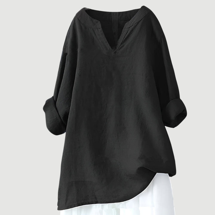 Women's comfortable loose fit shirt, an airy and breathable everyday top. Perfect for versatile casual wear.