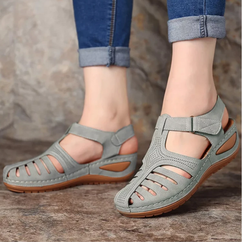 Astrid women's balance sandals with supportive sole, ideal for all-day wear.