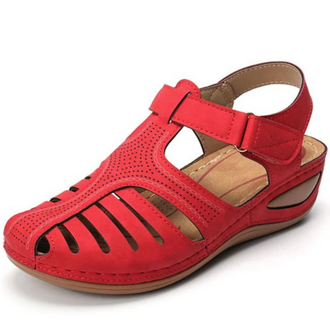 Versatile Astrid everyday sandals, suitable for casual outings and travel.