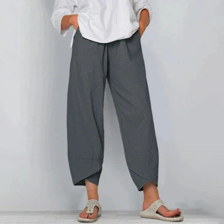 Comfortable women's balloon pants with relaxed wide leg, elasticated waist, and stylish tulip hem.