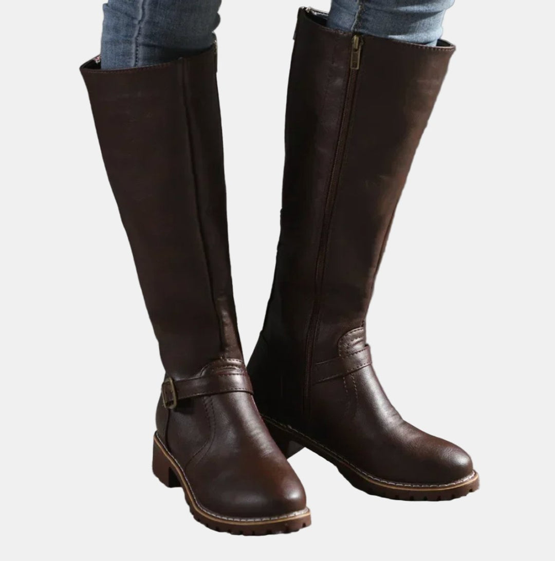 Versatile women's knee high boots, robust buckle straps & sturdy low heel, perfect for autumn & winter.