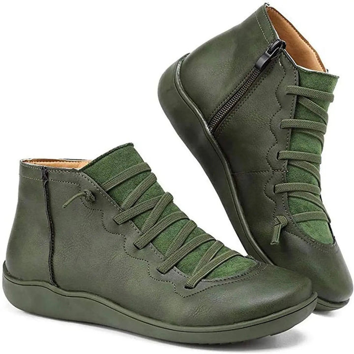 Versatile women's lace-up side-zip flat ankle boots, perfect for casual autumn outfits & everyday comfort.