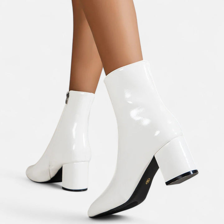 Versatile women's leather boots with a fashionable block heel for all seasons