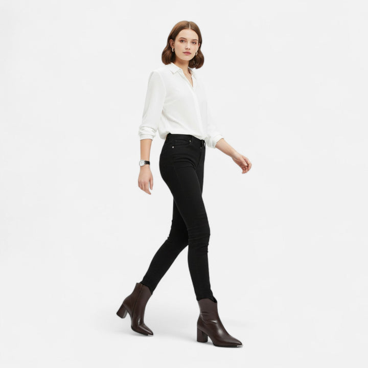 Comfortable women's pointed-toe Chelsea boots, perfect for autumn and winter fashion. Stylish ankle footwear.