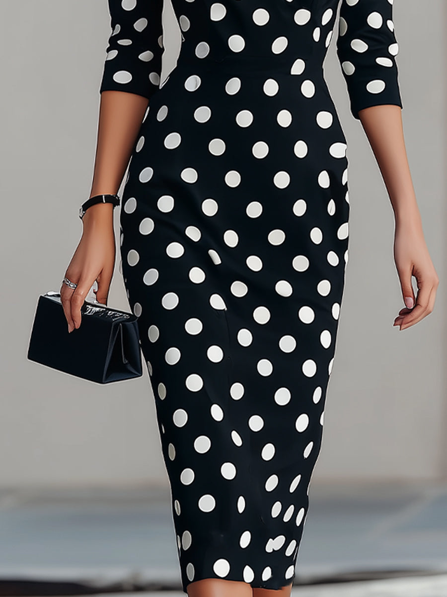Versatile women's halter neck midi dress with polka dot pattern. Bodycon design for retro evening wear.