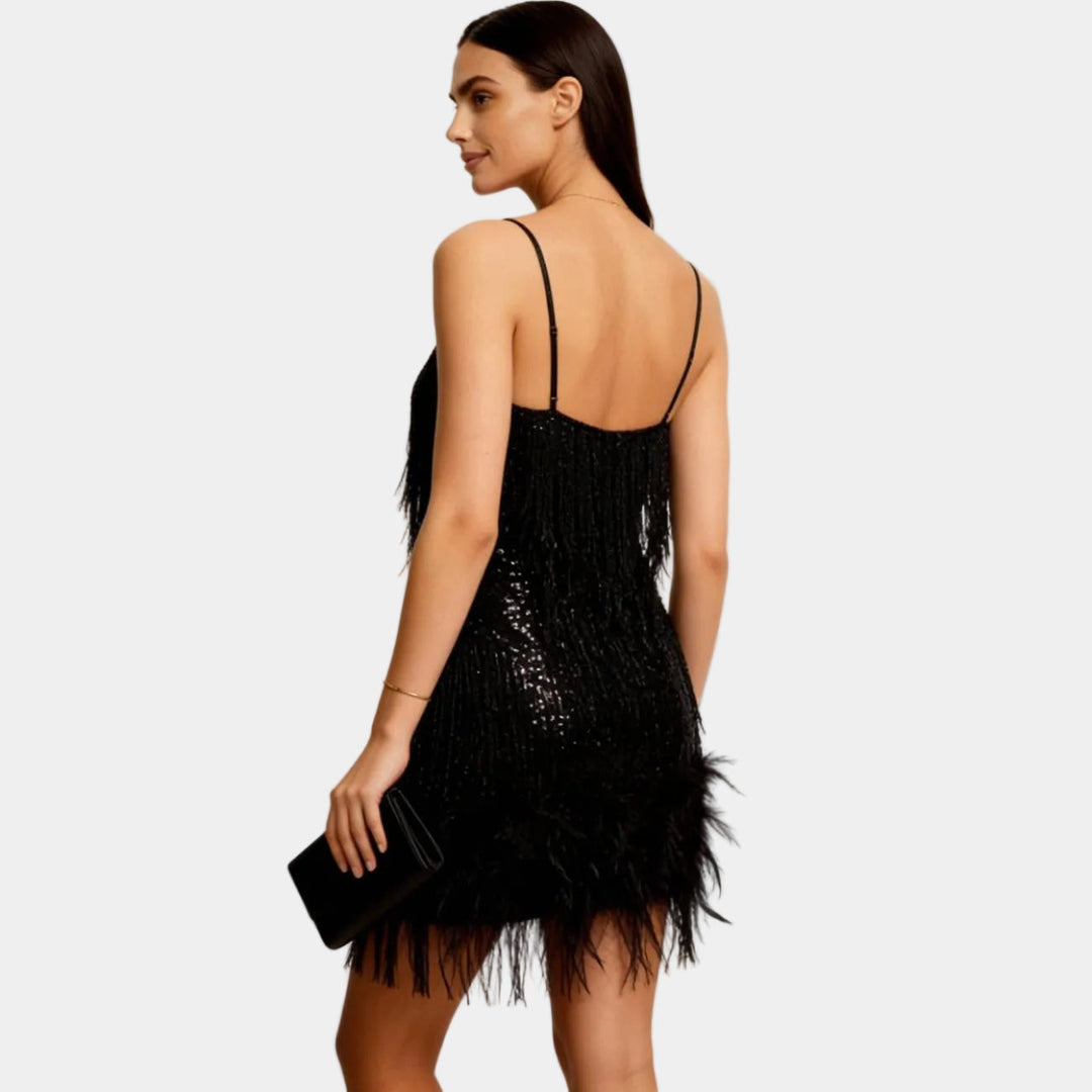 Elegant cocktail dress, perfect for special occasions and night events.